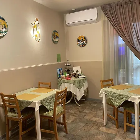 Le Stanze Di Guitto بيت ضيافة مونتيلوبو فيورنتينو